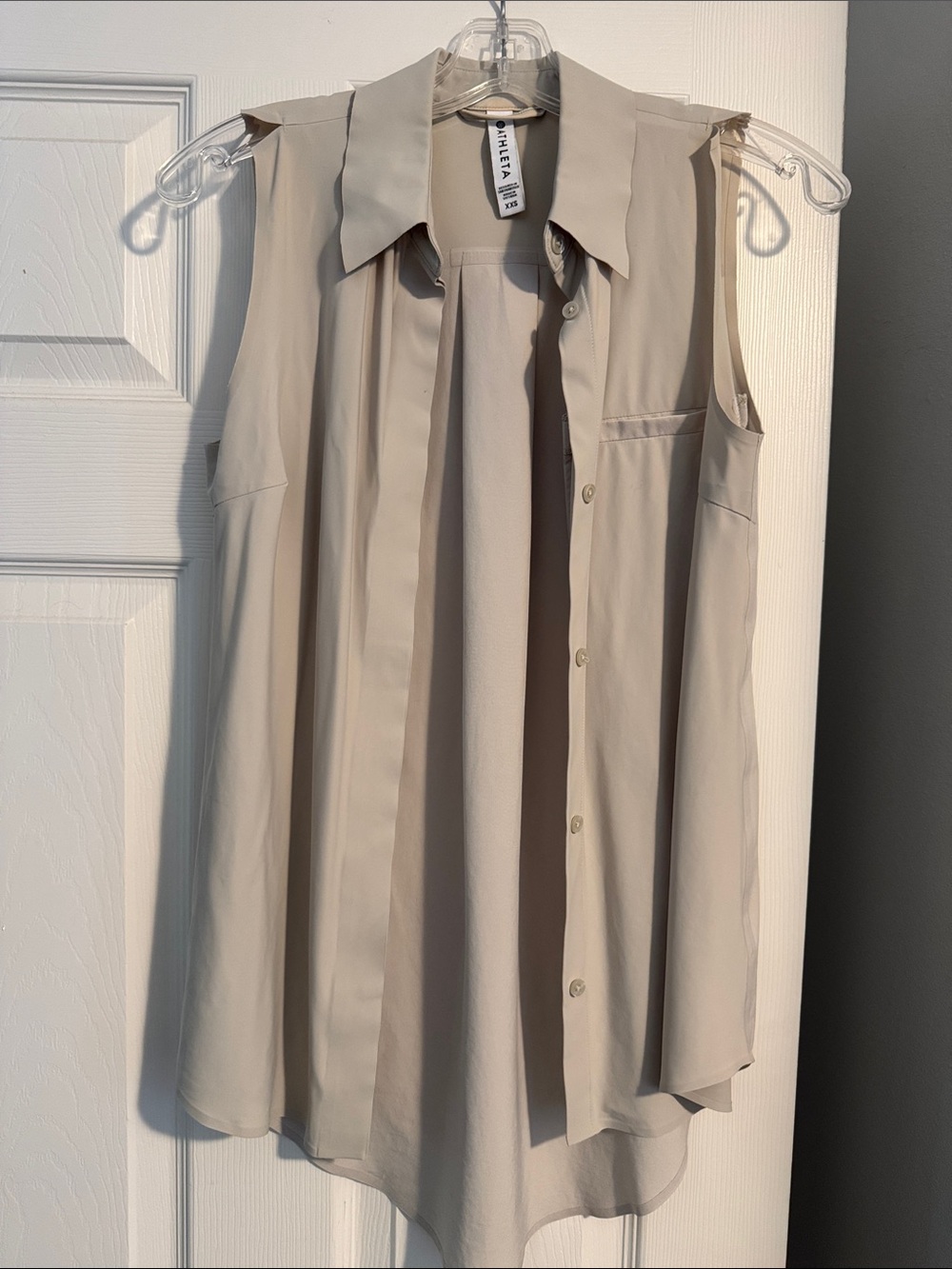 Athleta Sleeveless Button-Front Blouse in Light Beige